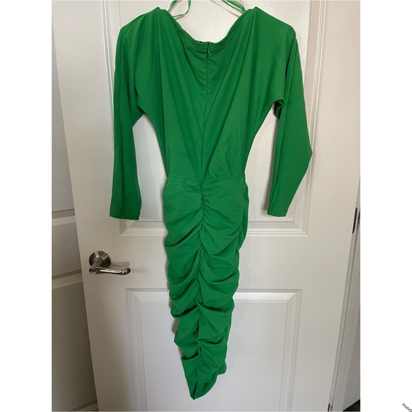 AX Paris | slash neck midi body-conscious dress in bright green - Picture 9 of 9